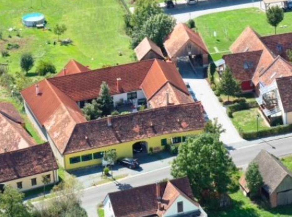 Ferienwohnungen Und Appartements Im Idyllischen Vierkanthof, Gruppenurlaube Loipersdorf bei Fuerstenfeld Ngoại thất bức ảnh