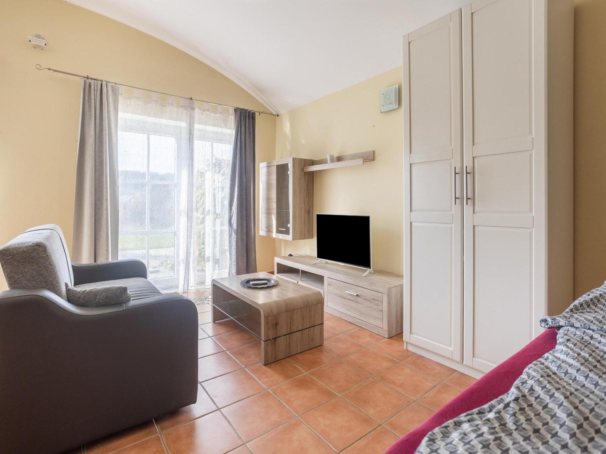 Ferienwohnungen Und Appartements Im Idyllischen Vierkanthof, Gruppenurlaube Loipersdorf bei Fuerstenfeld Ngoại thất bức ảnh